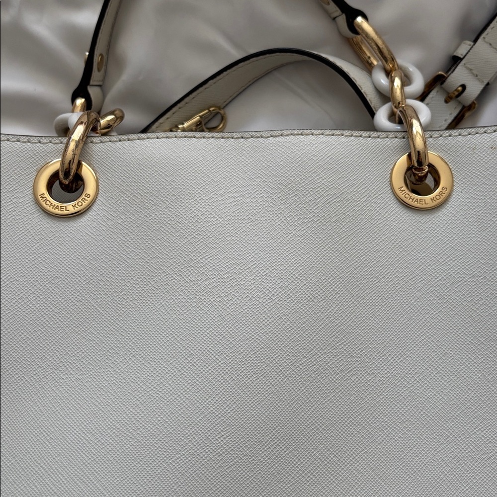 Michael Kors White Leather Satchel with gold hardware! - Picture 7 of 11